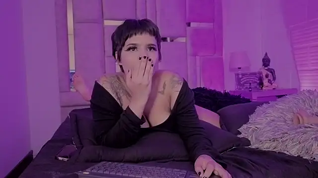BonnieAnderson  online show from June 8, 1:28 am