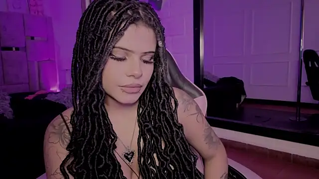 BonnieAnderson  online show from July 23, 6:17 pm