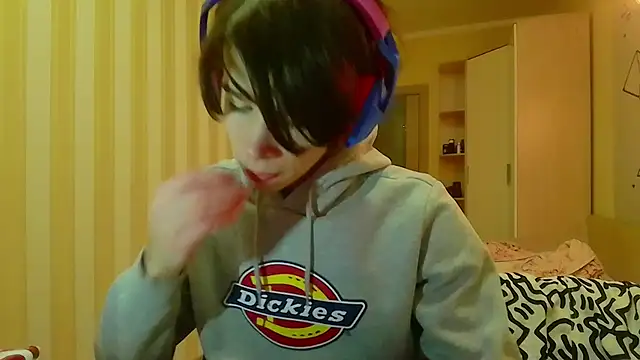 gayGamogey online show from March 22, 7:42 pm