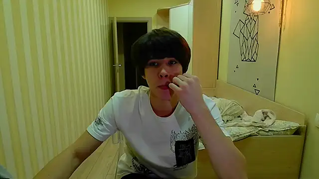 gayGamogey online show from December 18, 4:57 pm