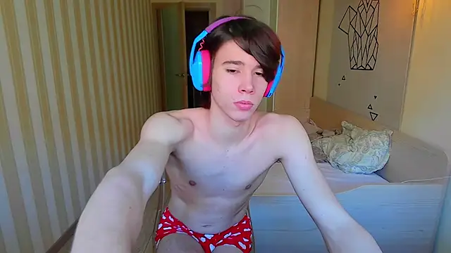 gayGamogey online show from March 12, 11:49 am