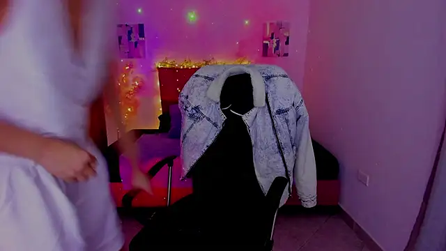 Charlee pink online show from October 4, 10:52 pm