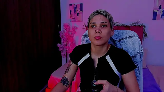 Charlee pink online show from October 18, 11:05 pm