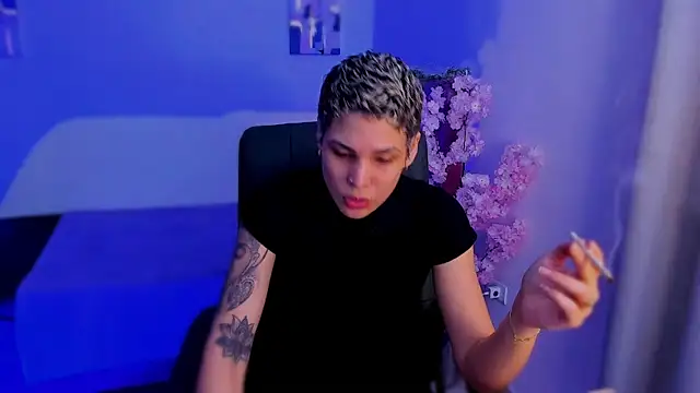 Charlee pink online show from November 27, 8:00 pm