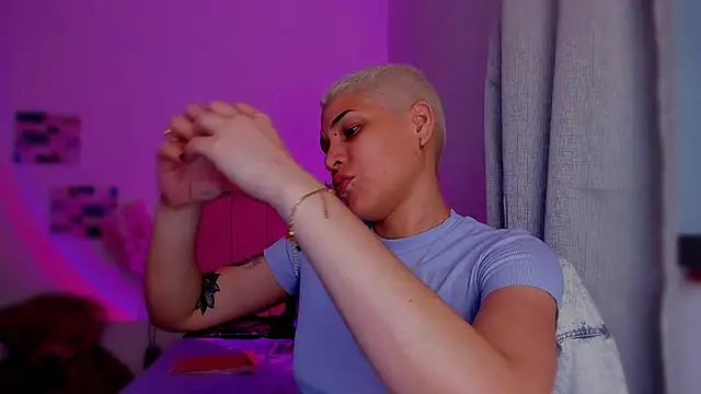 Charlee pink online show from February 27, 12:54 am