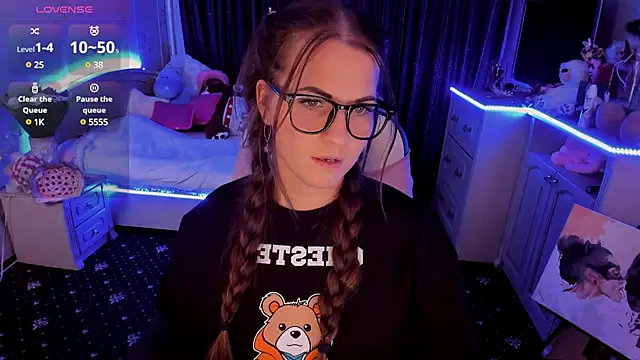 Snapshot of masha19981 chatting on December 8, 12:29 am masha19981 online show from December 8, 12:29 am