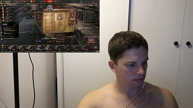 Snapshot of BigL0ve chatting on October 31, 1:23 pm BigL0ve online show from October 31, 1:23 pm