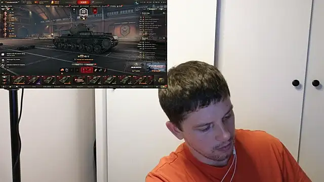 Snapshot of BigL0ve chatting on November 7, 2:06 pm BigL0ve online show from November 7, 2:06 pm