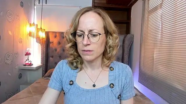 Snapshot of SammySanders chatting on February 1, 3:18 pm SammySanders online show from February 1, 3:18 pm