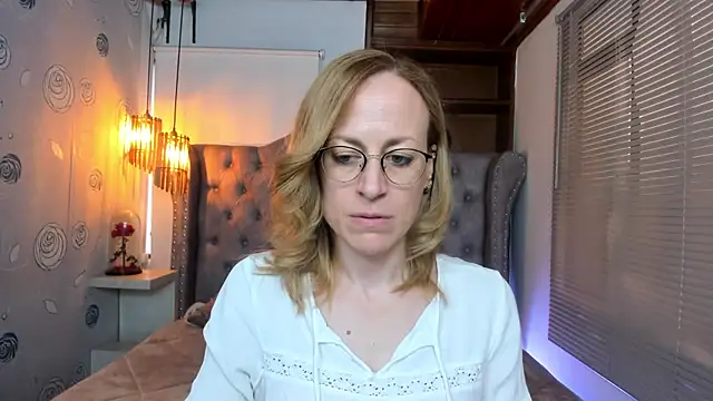 Snapshot of SammySanders chatting on February 7, 10:41 pm SammySanders online show from February 7, 10:41 pm