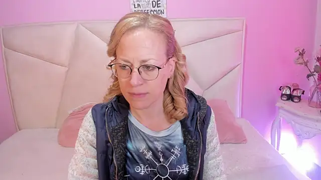 Snapshot of SammySanders chatting on September 19, 12:50 pm SammySanders online show from September 19, 12:50 pm