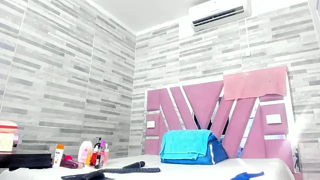 Snapshot of lola_hornei chatting on March 8, 11:27 am lola hornei online show from March 8, 11:27 am