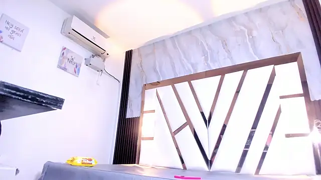 Snapshot of lola_hornei chatting on September 27, 12:15 am lola hornei online show from September 27, 12:15 am