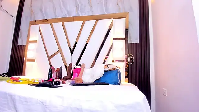 Snapshot of lola_hornei chatting on October 21, 11:22 am lola hornei online show from October 21, 11:22 am