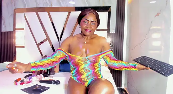 Snapshot of lola_hornei chatting on November 5, 11:32 am lola hornei online show from November 5, 11:32 am