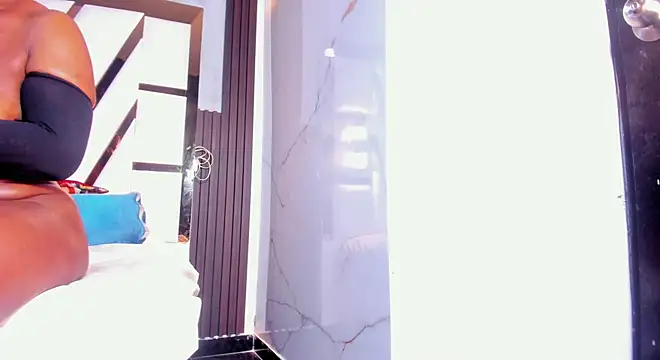 Snapshot of lola_hornei chatting on November 8, 11:47 pm lola hornei online show from November 8, 11:47 pm