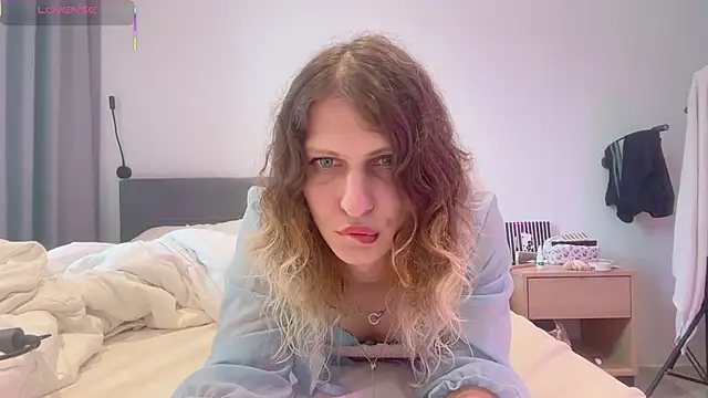 Alice Pinkhead online show from November 4, 6:56 am