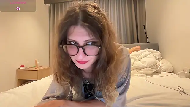 Snapshot of Alice_Pinkhead chatting on July 7, 9:13 am Alice Pinkhead online show from July 7, 9:13 am