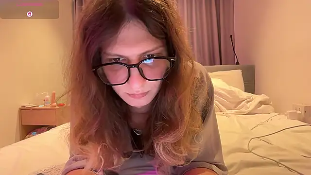 Snapshot of Alice_Pinkhead chatting on July 9, 9:46 am Alice Pinkhead online show from July 9, 9:46 am