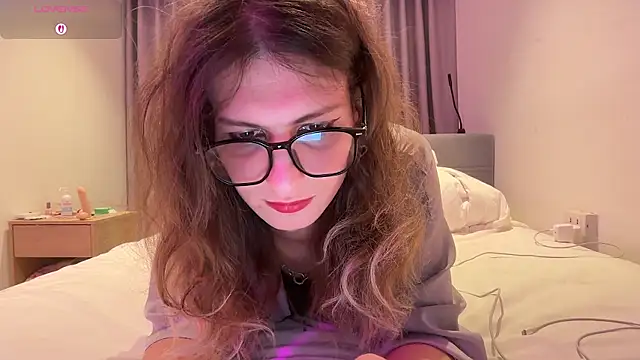 Snapshot of Alice_Pinkhead chatting on July 14, 8:52 am Alice Pinkhead online show from July 14, 8:52 am