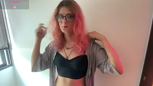 Snapshot of Alice_Pinkhead chatting on July 17, 8:54 am Alice Pinkhead online show from July 17, 8:54 am