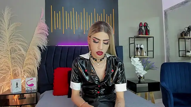 Snapshot of BrianaSchafer chatting on February 12, 10:37 pm BrianaSchafer online show from February 12, 10:37 pm