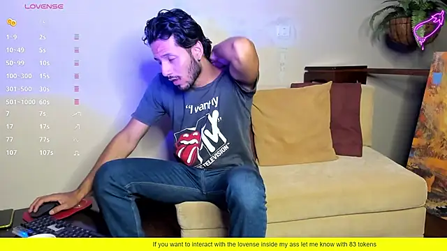 Snapshot of Nicholasrodrii chatting on February 10, 11:34 pm Nicholasrodrii online show from February 10, 11:34 pm
