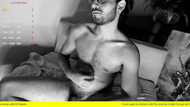 Snapshot of Nicholasrodrii chatting on February 23, 1:46 am Nicholasrodrii online show from February 23, 1:46 am