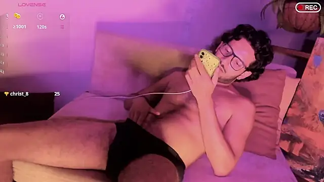 Snapshot of Nicholasrodrii chatting on March 22, 5:06 am Nicholasrodrii online show from March 22, 5:06 am