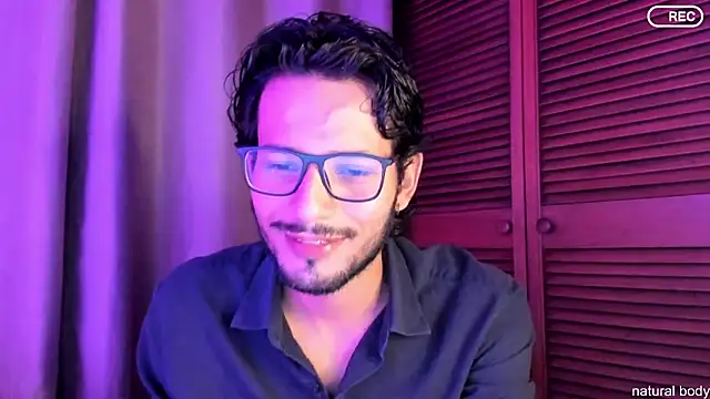 Snapshot of Nicholasrodrii chatting on October 7, 10:51 pm Nicholasrodrii online show from October 7, 10:51 pm