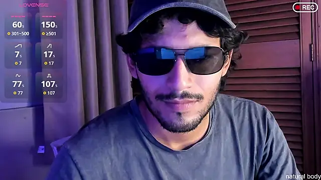 Snapshot of Nicholasrodrii chatting on October 23, 10:52 pm Nicholasrodrii online show from October 23, 10:52 pm
