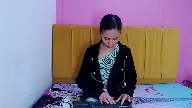 angelinabrookcm101 online show from December 10, 1:22 am