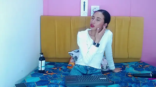 angelinabrookcm101 online show from December 21, 5:14 am