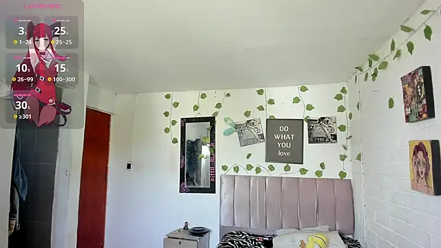 Snapshot of katt__black__ chatting on May 7, 8:03 pm katt black online show from May 7, 8:03 pm