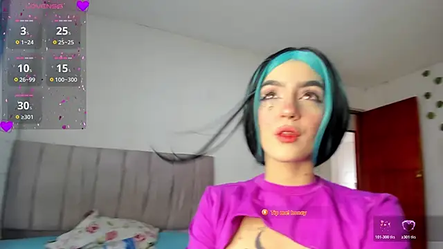 Snapshot of katt__black__ chatting on June 4, 8:48 pm katt black online show from June 4, 8:48 pm