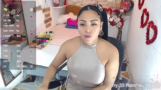 CindyWilliams  online show from February 26, 6:32 pm