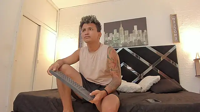 Snapshot of nakedfoam1 chatting on September 23, 4:15 am nakedfoam1 online show from September 23, 4:15 am