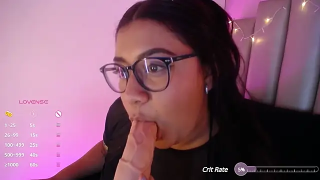 Snapshot of MeghanBurn chatting on March 3, 3:42 pm MeghanBurn online show from March 3, 3:42 pm