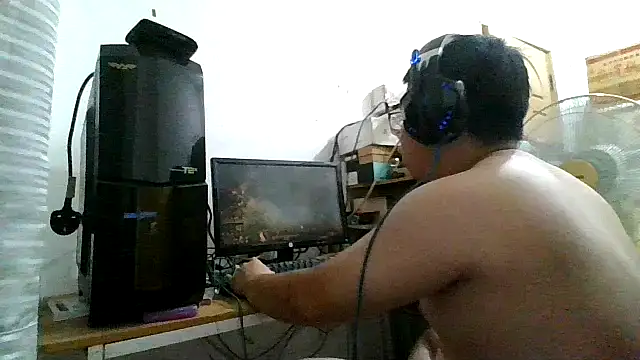 Snapshot of shyboymasturbation chatting on November 18, 1:04 pm shyboymasturbation online show from November 18, 1:04 pm