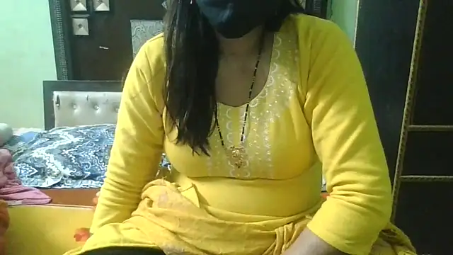 Snapshot of couplesuni chatting on November 27, 4:03 am couplesuni online show from November 27, 4:03 am