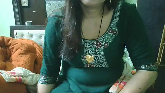 Snapshot of couplesuni chatting on November 29, 11:13 am couplesuni online show from November 29, 11:13 am