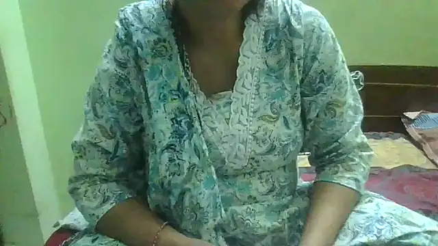 couplesuni online show from March 13, 9:27 am