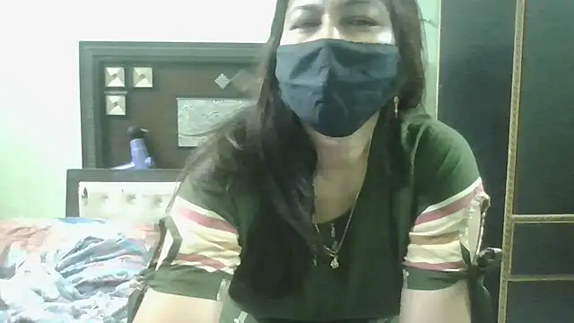 Snapshot of couplesuni chatting on July 22, 10:40 am couplesuni online show from July 22, 10:40 am