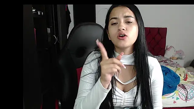 Snapshot of kayla_k18 chatting on January 19, 11:12 am kayla k18 online show from January 19, 11:12 am