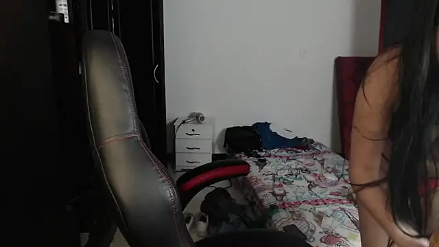 Snapshot of kayla_k18 chatting on February 20, 9:20 pm kayla k18 online show from February 20, 9:20 pm