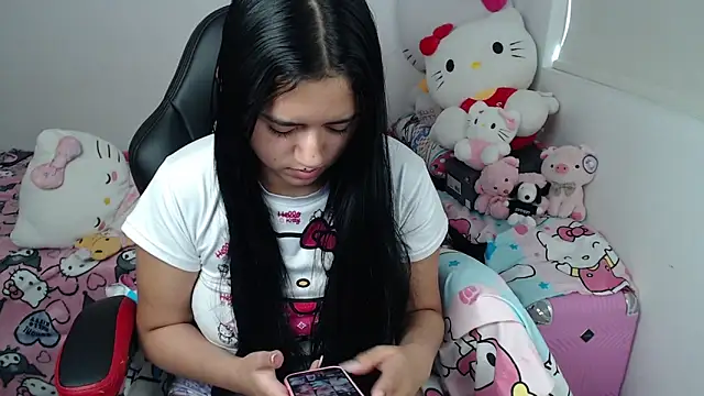 kayla k18 online show from June 5, 5:40 pm