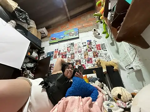 dafne19  online show from June 15, 3:09 am