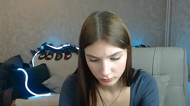 AnaHoney online show from December 3, 8:05 am