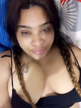 Snapshot of ambarlennoix chatting on December 19, 2:02 pm ambarlennoix online show from December 19, 2:02 pm