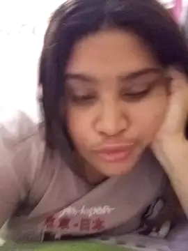 Snapshot of ambarlennoix chatting on February 1, 6:32 am ambarlennoix online show from February 1, 6:32 am